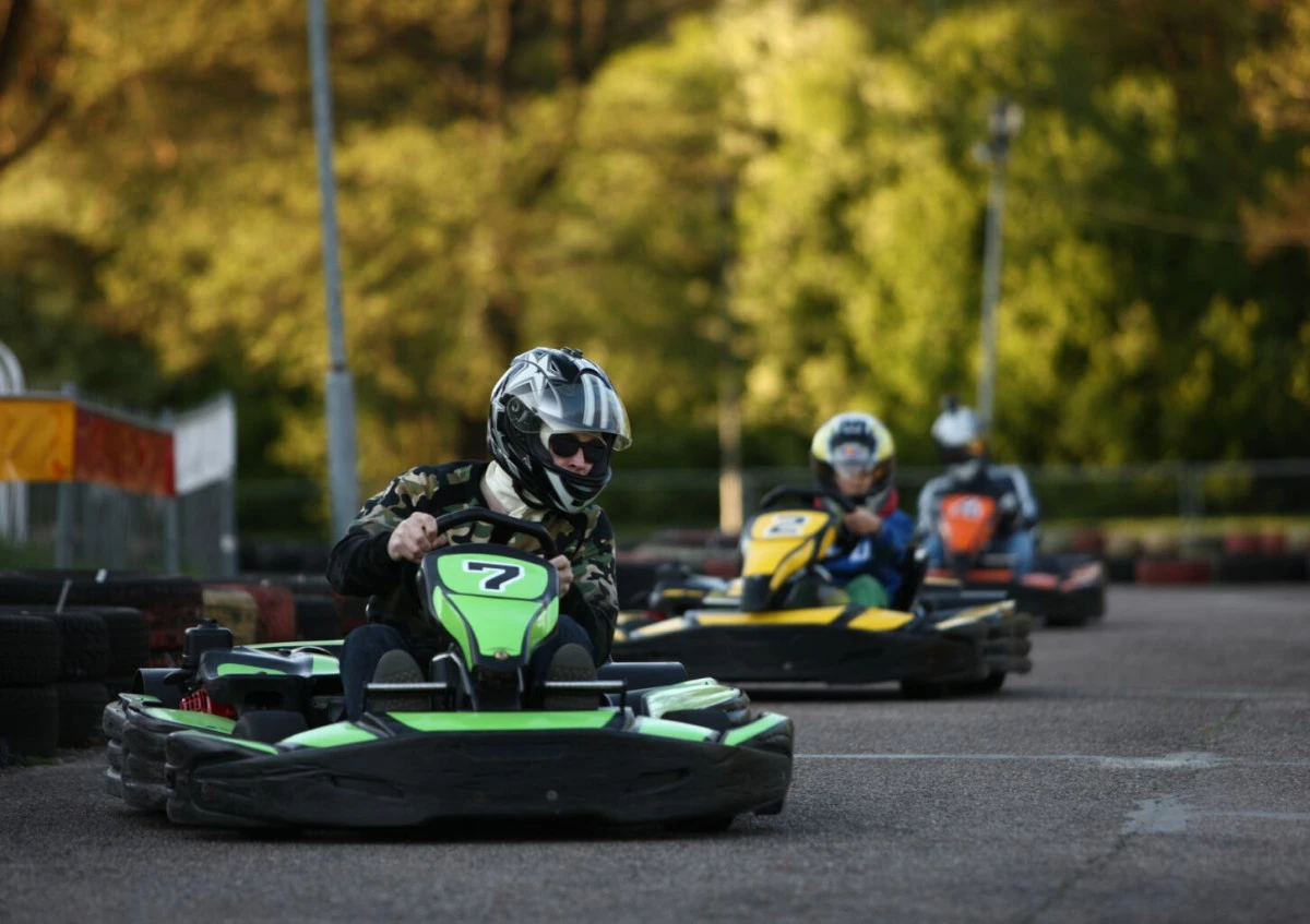 pasivazinejimas kartingais gokartas kartodrome