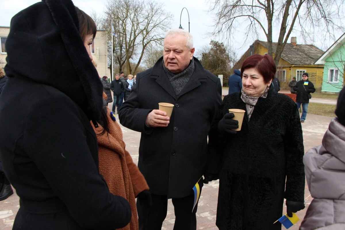 Solidarumas su Ukraina išreikštas palaikymo žodžiais, maldomis, aukomis ir dainomis