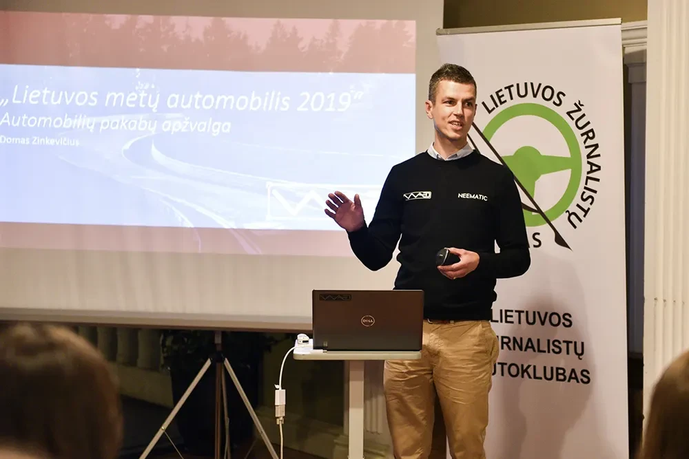 Domas ZInkevicius Ar automobilis su įspūdingais ratais – vis dar grožis, reikalaujantis aukų?