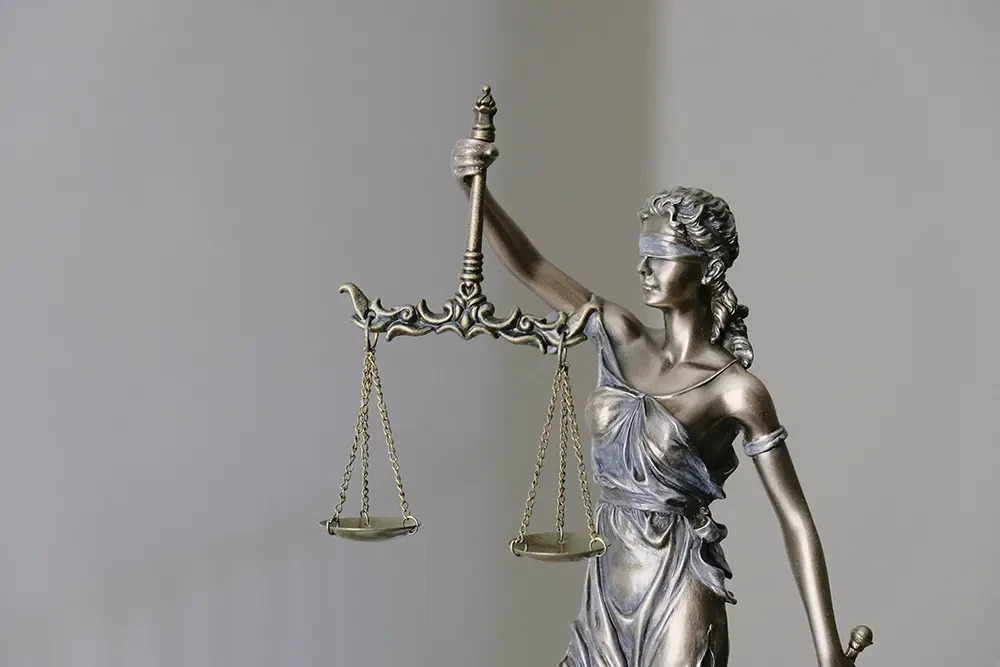 Pradėtas ikiteisminis tyrimas dėl galimo padėjimo kitai valstybei veikti prieš Lietuvos Respubliką