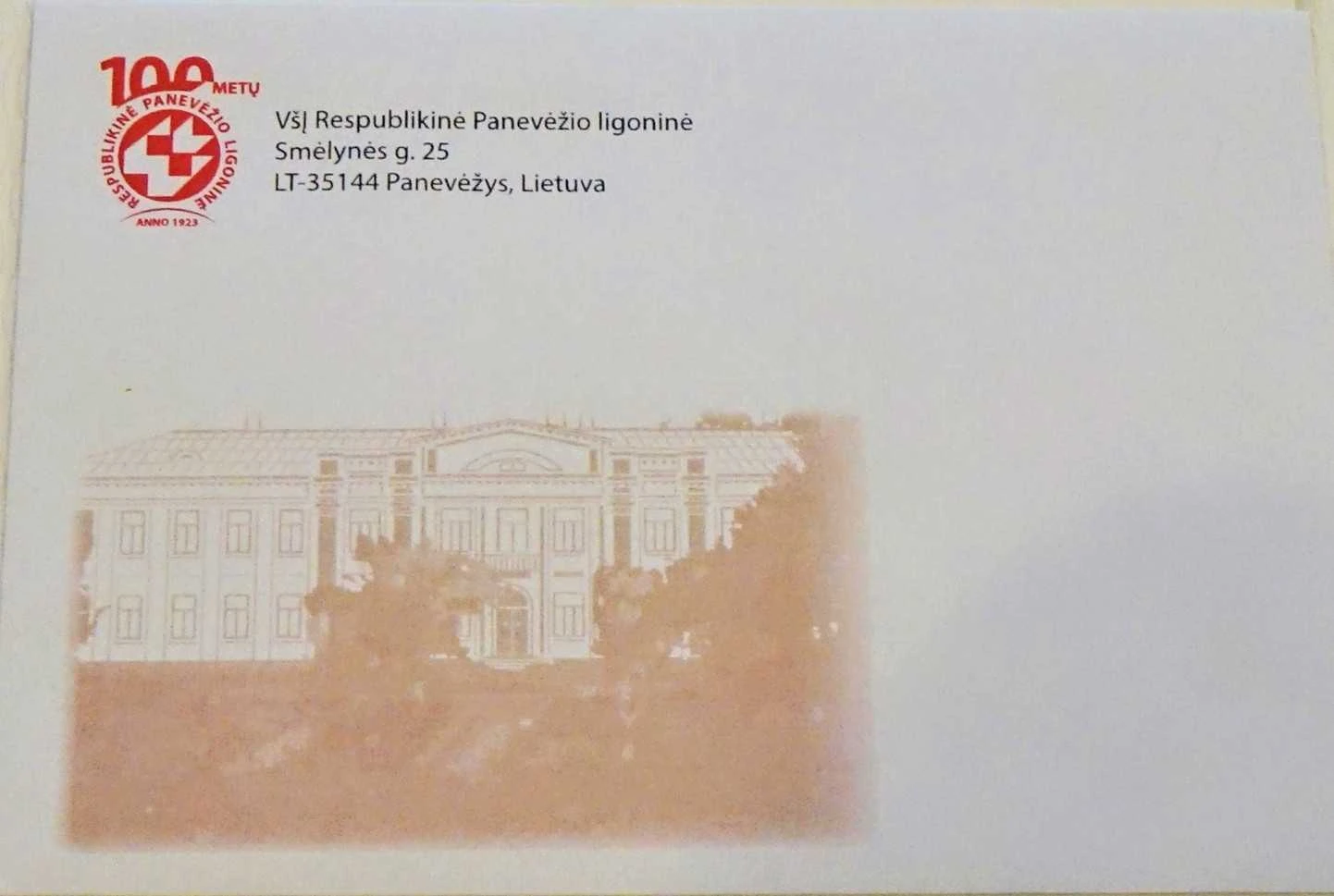 22 12 30 RPL 2 100-metį Panevėžio ligoninė pasitiks asmeniniu pašto ženklu ir atviruku