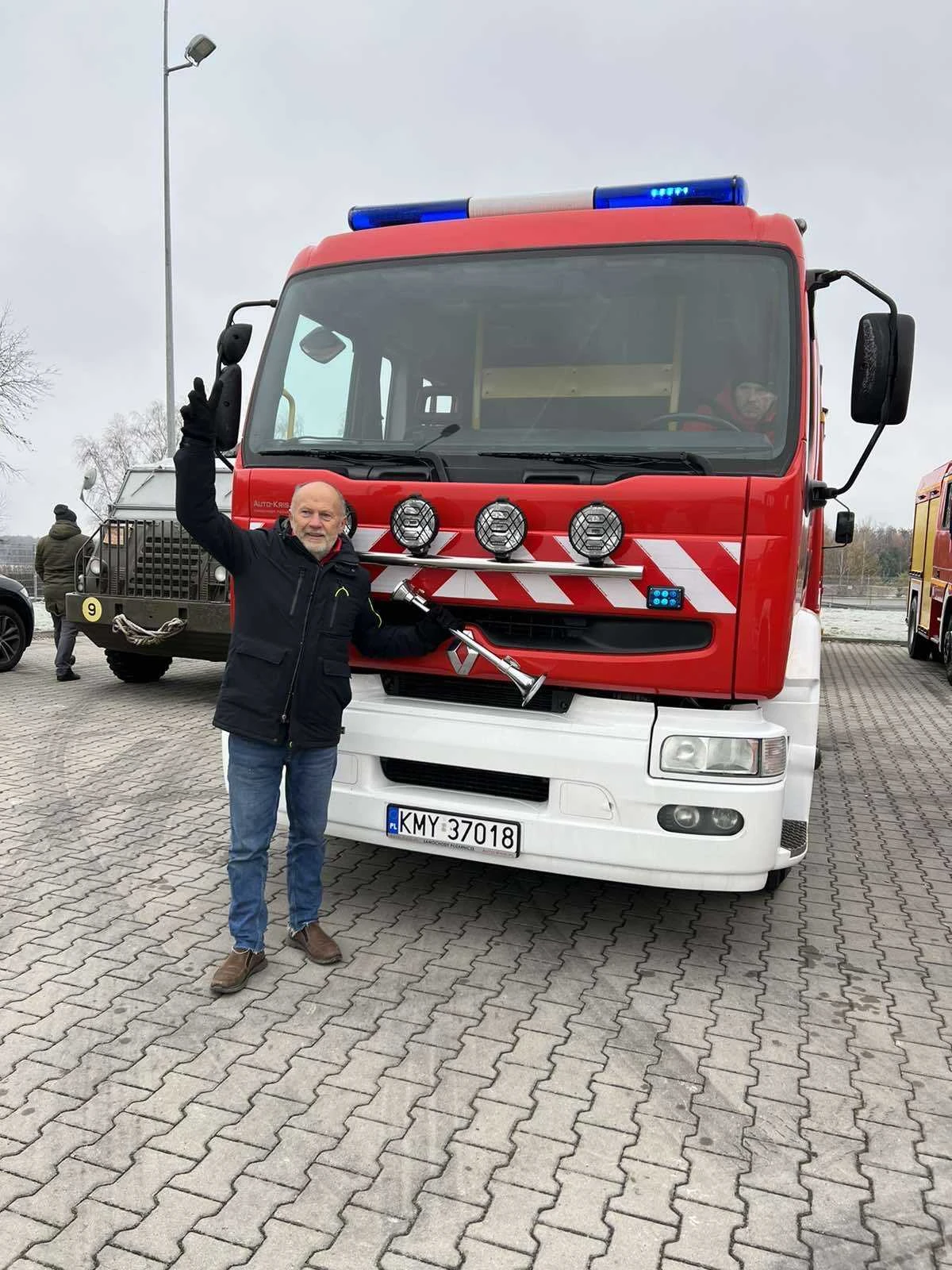 Rusų raketos nesustabdė Panevėžio rotariečių, į Ukrainą gabenusių 4 ugniagesių automobilius