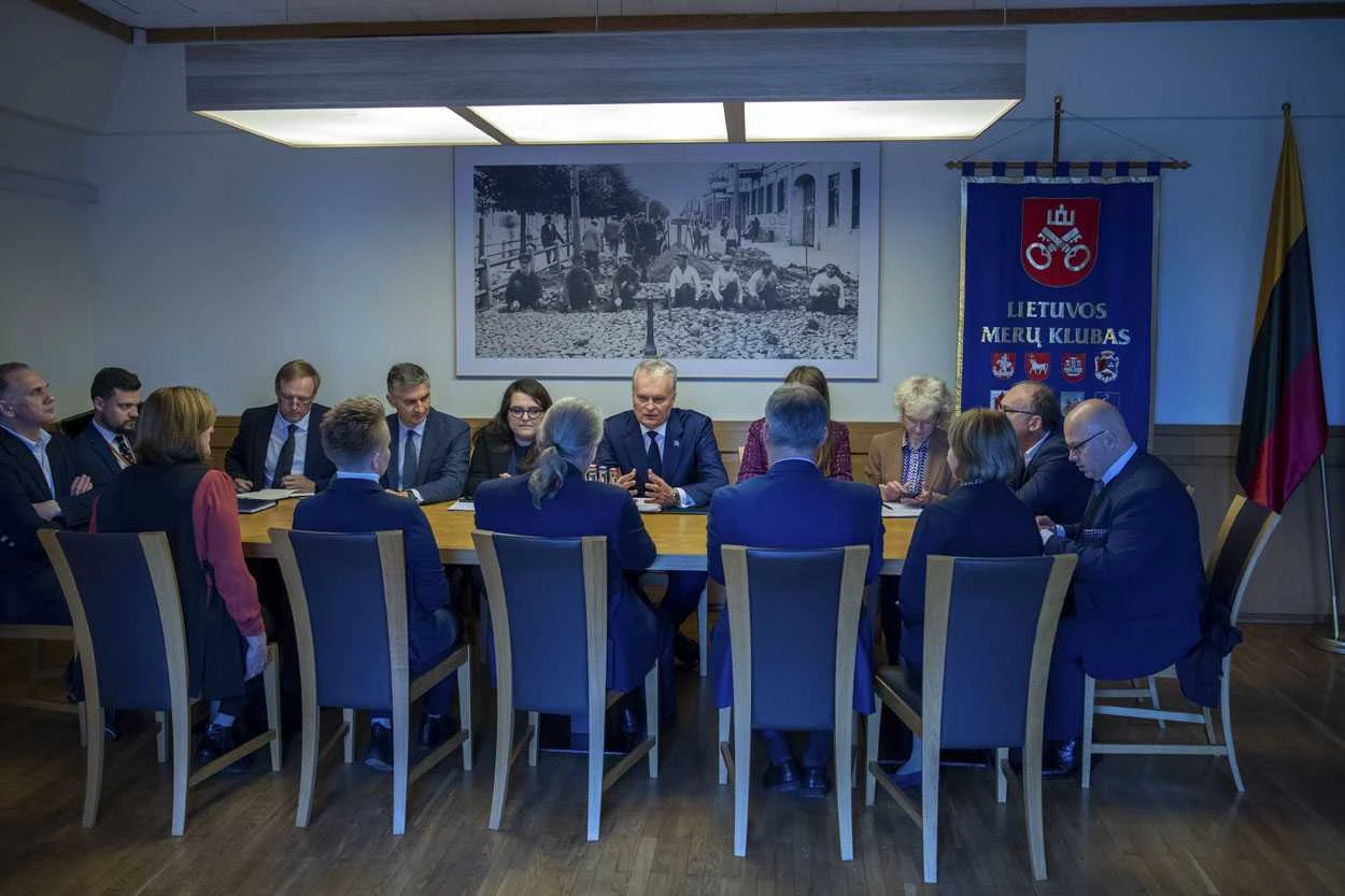 Prezidentas diskutavo su Panevėžio gimnazistais, kaip stabdyti narkotikų plitimą