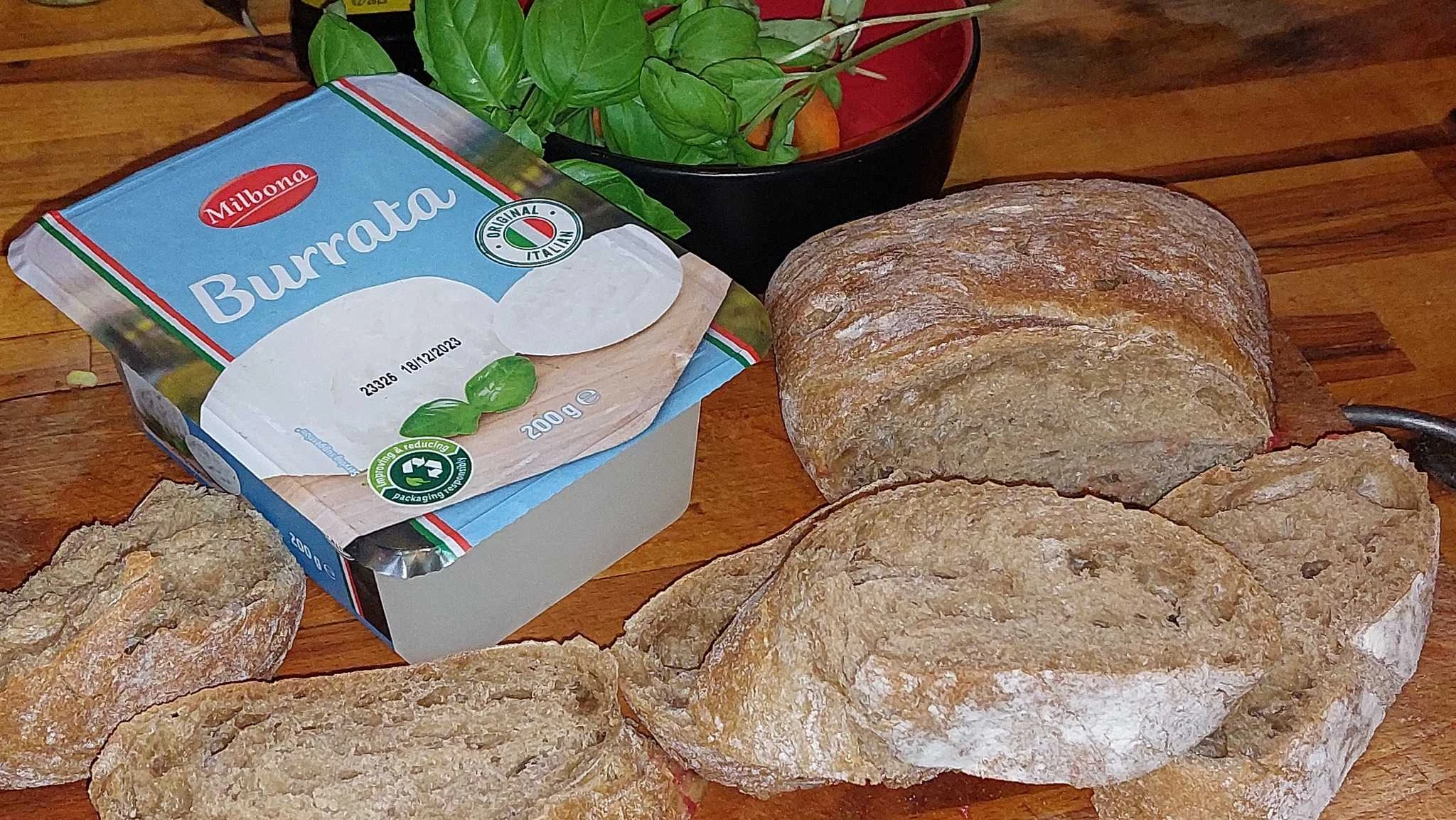 Pappa al pomodoro con burrata-arba improvizacija itališka tema