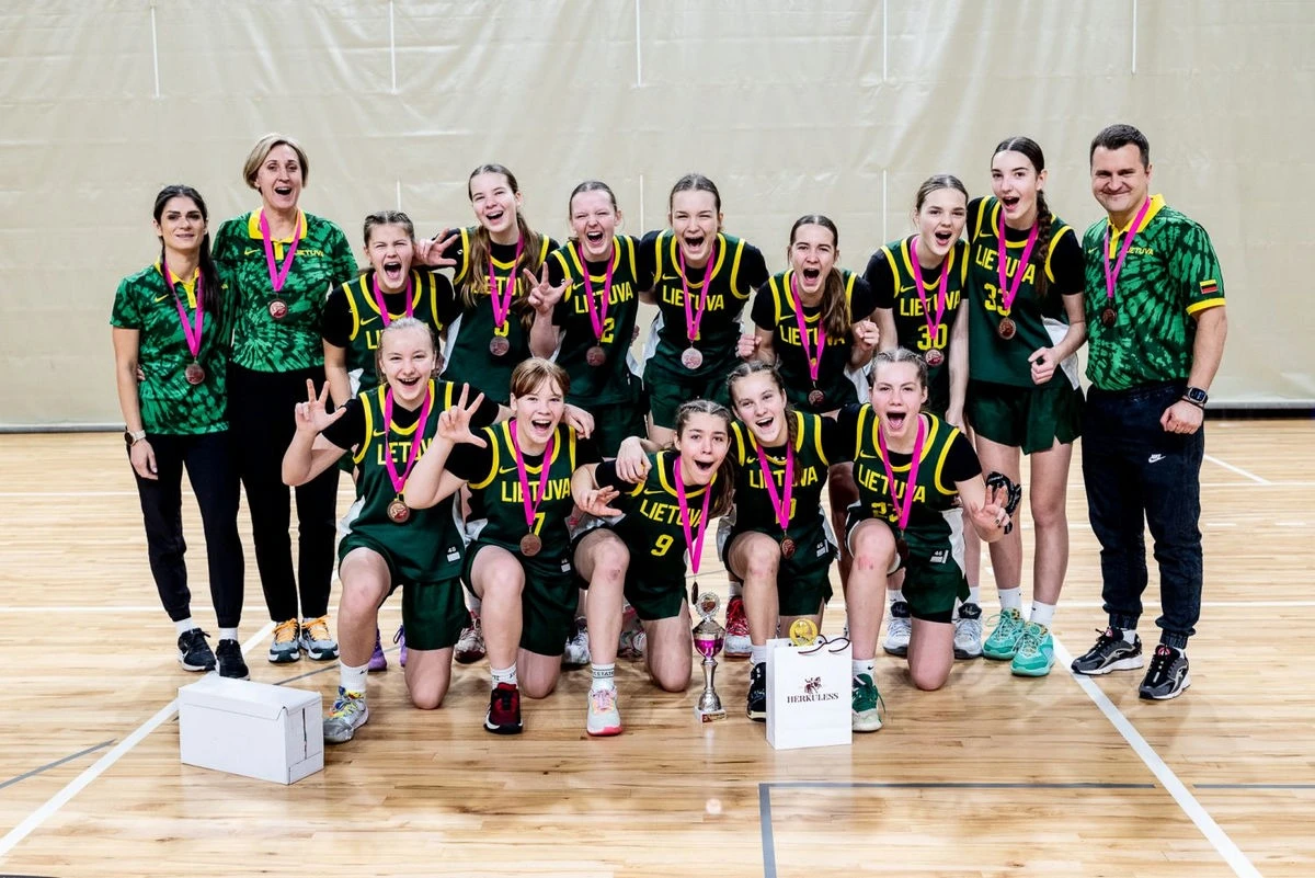 Paskutiniame EGBL U16 merginų ture Lietuvos U15 krepšinio rinktinė iškovojo bronzą