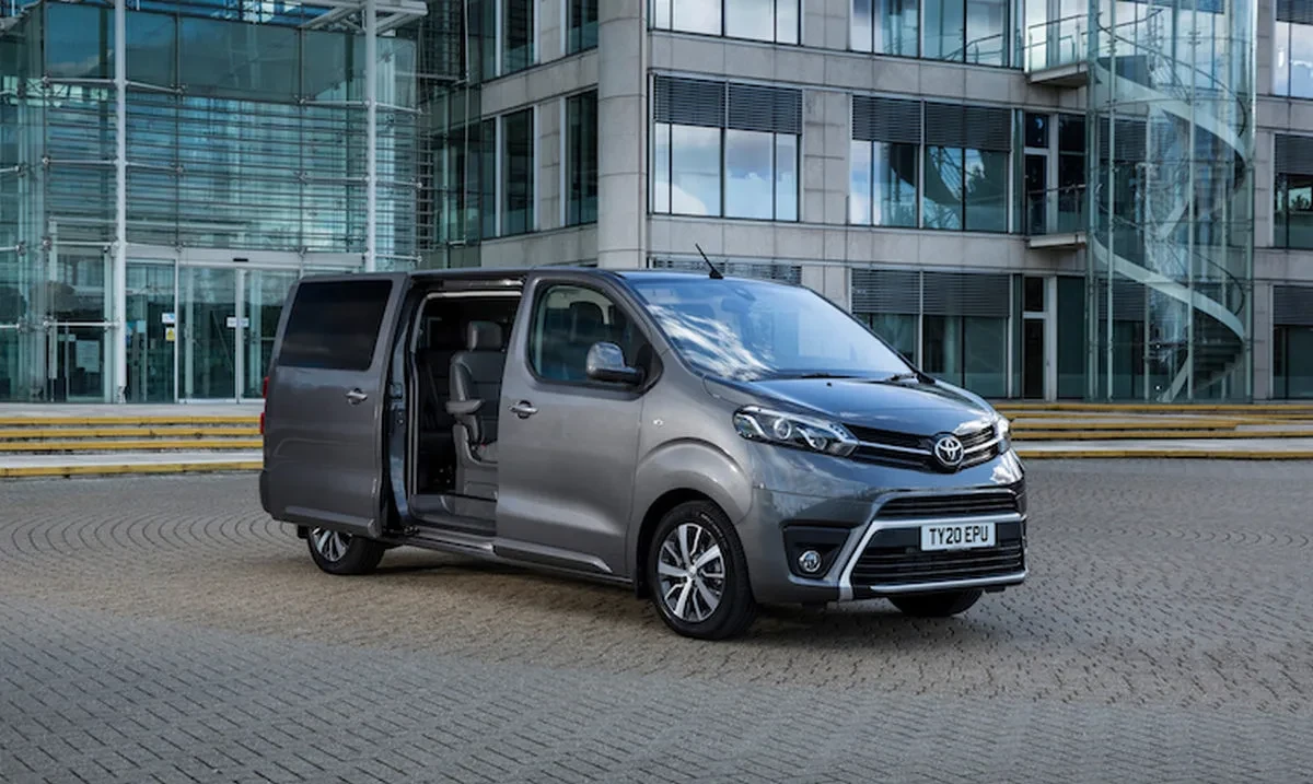 Išrinktas Lietuvos komercinis automobilis: geriausiojo titulą iškovojo „Toyota“