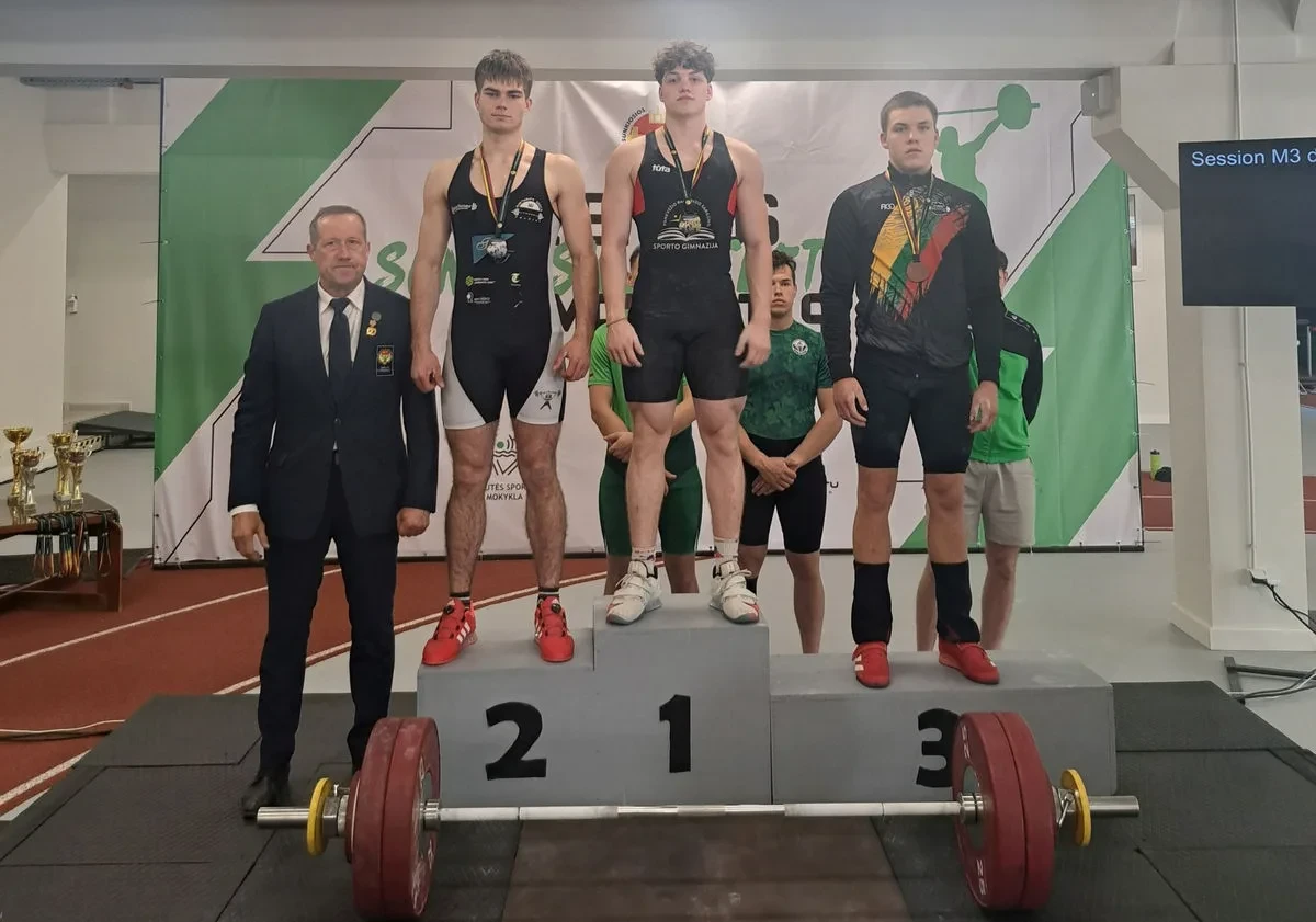 Panevėžio Raimundo Sargūno sporto gimnazijos sunkiaatlečiai tapo čempionais