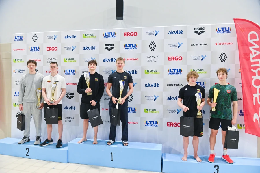Sporto gimnazijos plaukikai Lietuvos čempionate iškovojo medalius