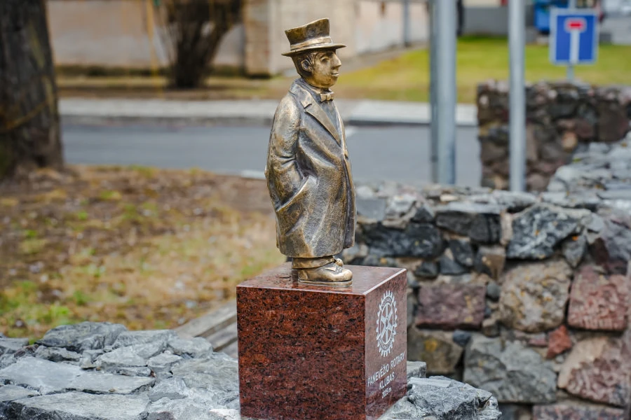 „Panevėžiškis raktininkas“ – nauja skulptūra, atverianti miesto istorijos vartus