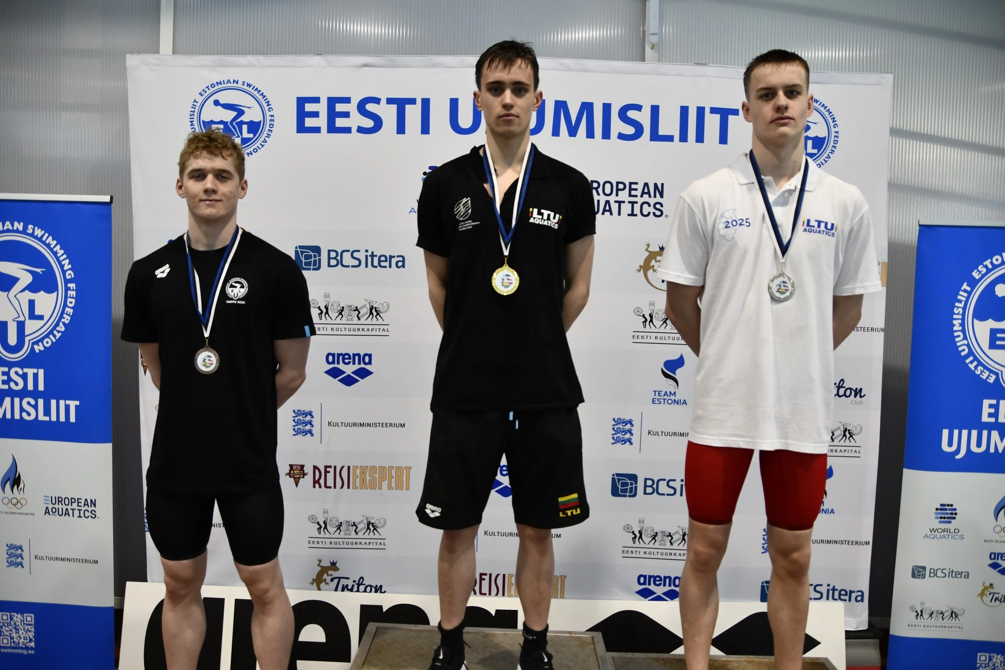 Gimnazijos plaukikai Baltijos šalių čempionate iškovojo medalius-paninfo.lt Gimnazijos plaukikai Baltijos šalių čempionate iškovojo medalius