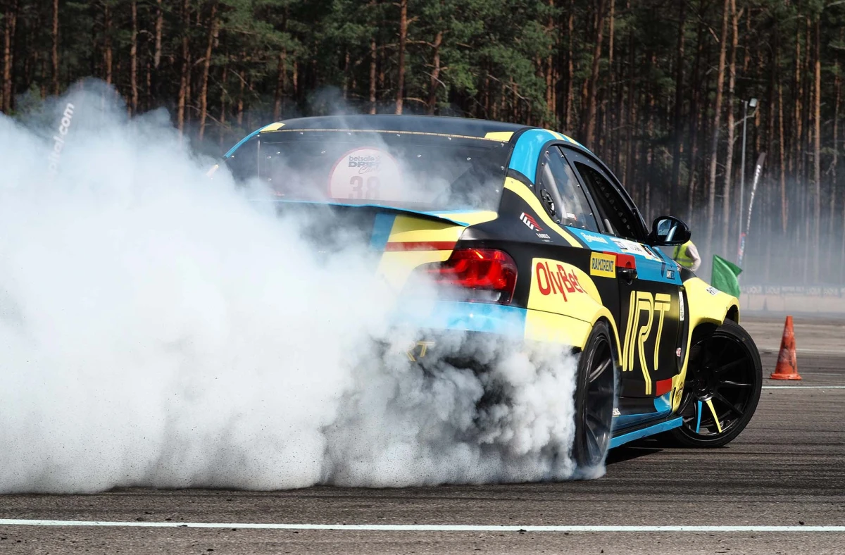 Lietuvos drifto čempionatas prasidės Panevėžio gatvėse
