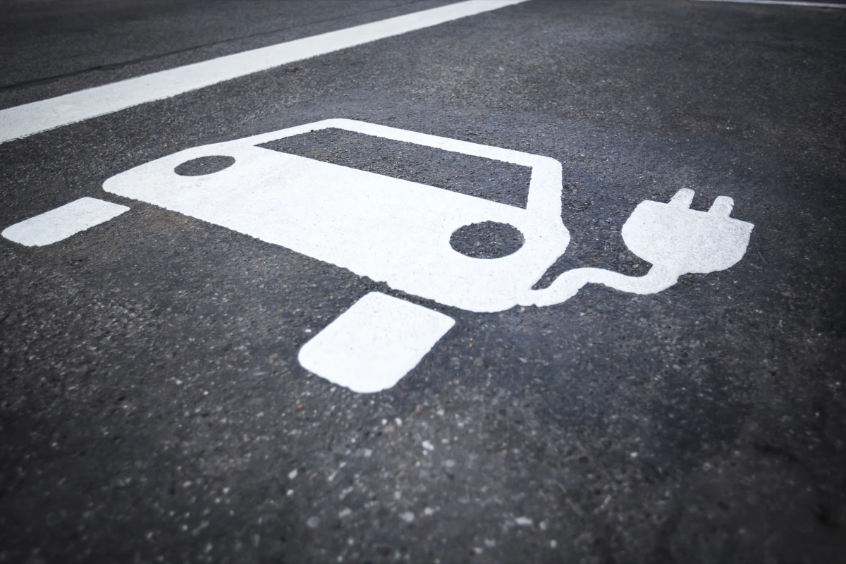 Elektrinio transporto įkrovimo parkų plėtrai – iššūkių raizginys