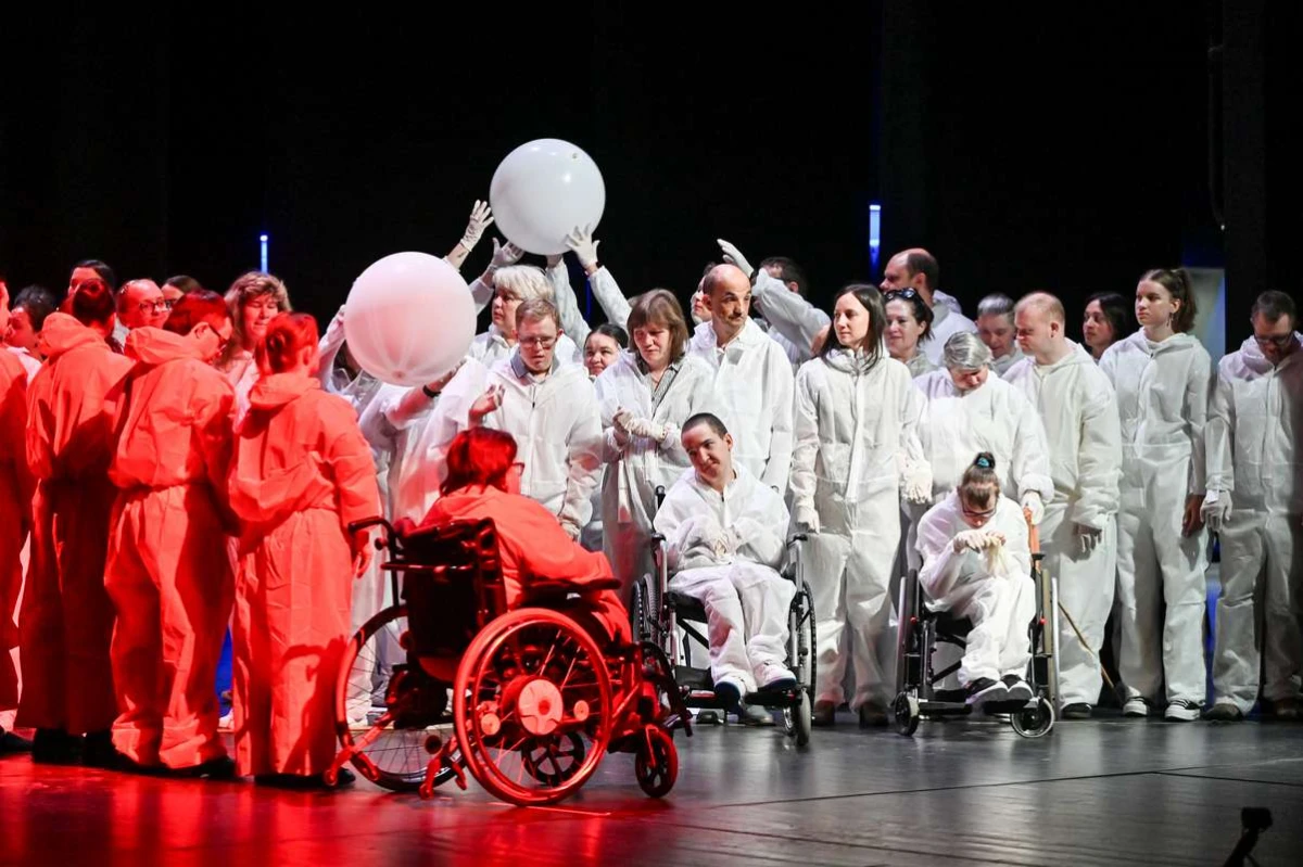 Panevėžyje vyksta tarptautinis neįgaliųjų teatrų festivalis „Raudonas džiazas“