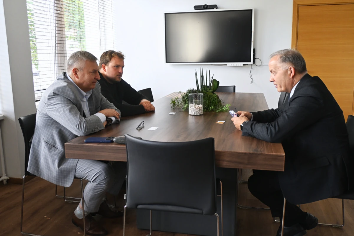 Panevėžio rajono savivaldybėje aptartas planuojamas paukštyno Velžyje atnaujinimo projektas